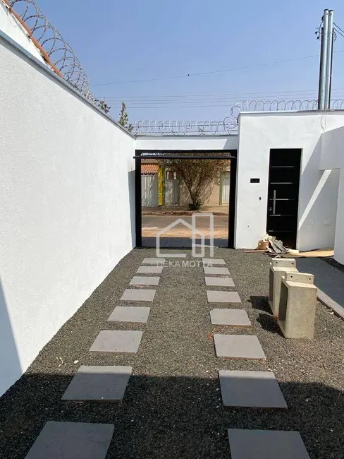 Foto 6 de Casa com 3 quartos à venda, 150m2 em Segismundo Pereira, Uberlandia - MG