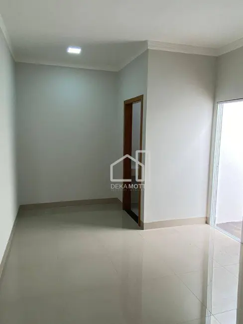 Foto 3 de Casa com 3 quartos à venda, 150m2 em Segismundo Pereira, Uberlandia - MG