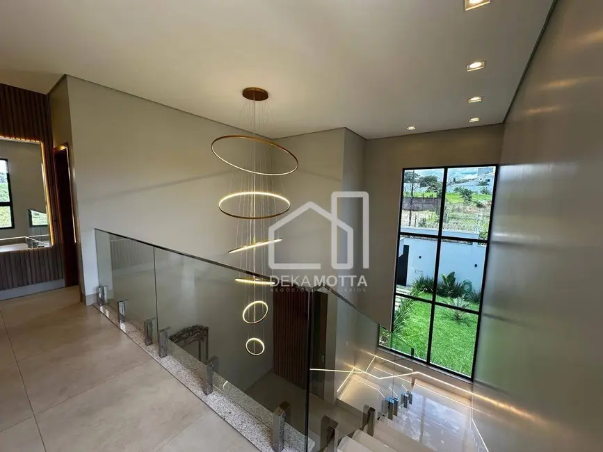 Foto 9 de Casa com 4 quartos à venda, 360m2 em Jardim Inconfidência, Uberlandia - MG