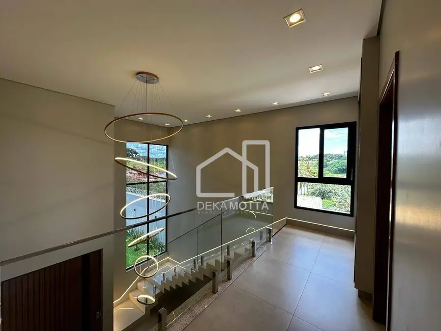 Foto 3 de Casa com 4 quartos à venda, 360m2 em Jardim Inconfidência, Uberlandia - MG