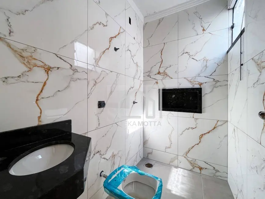 Foto 2 de Casa com 3 quartos à venda, 150m2 em Uberlandia - MG