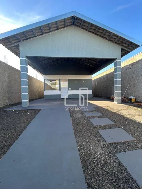 Foto 1 de Casa com 2 quartos à venda, 200m2 em Mansour, Uberlandia - MG