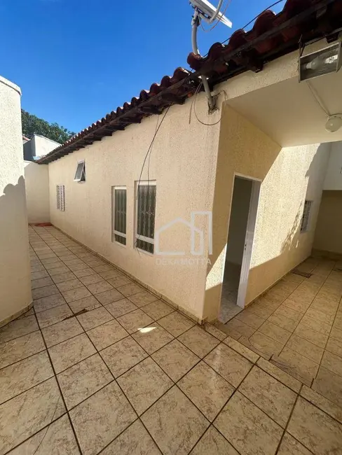 Foto 1 de Casa com 2 quartos à venda, 137m2 em Pacaembu, Uberlandia - MG