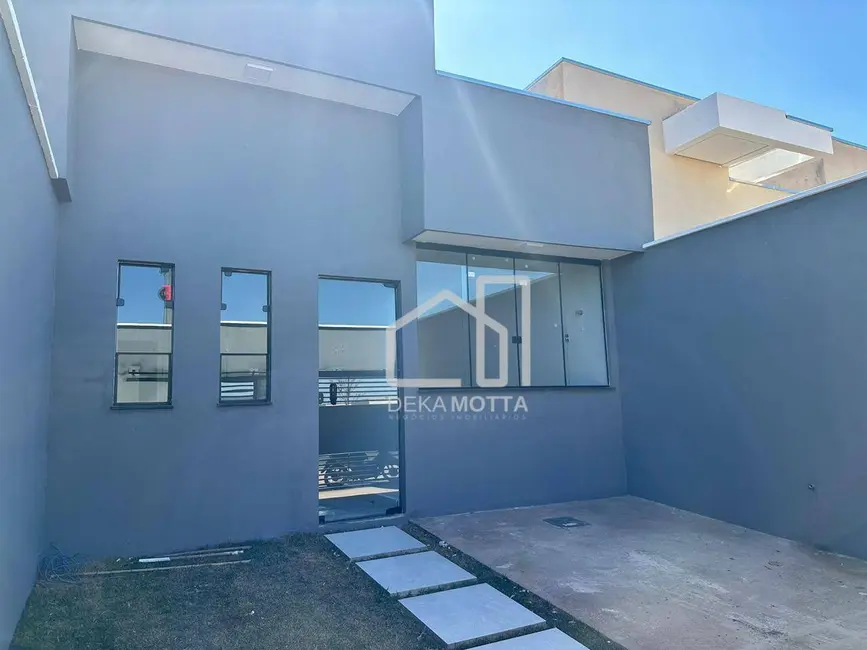 Foto 1 de Casa com 3 quartos à venda, 150m2 em Jardim Holanda, Uberlandia - MG