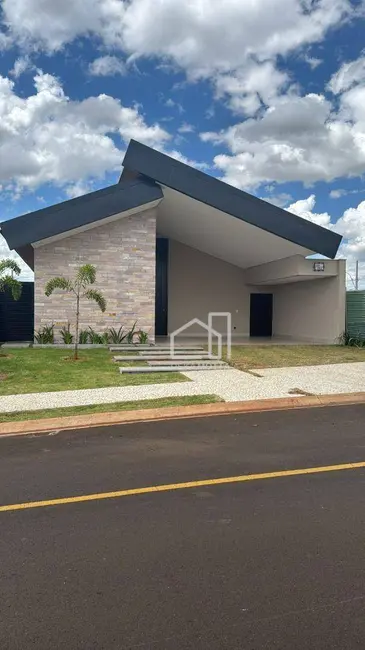 Foto 1 de Casa com 3 quartos à venda, 398m2 em Gávea, Uberlandia - MG