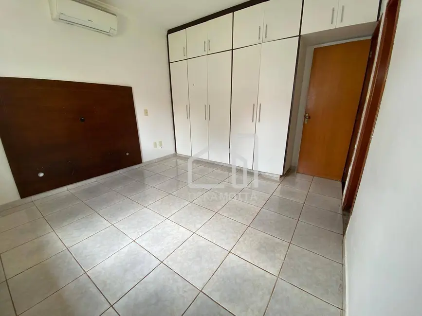 Foto 2 de Casa com 4 quartos à venda, 250m2 em Jardim Patrícia, Uberlandia - MG