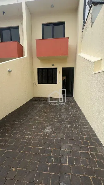 Foto 1 de Sobrado com 2 quartos à venda, 110m2 em Santa Mônica, Uberlandia - MG