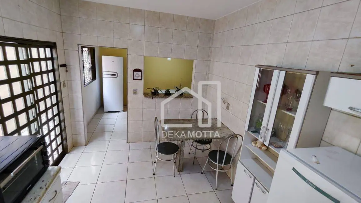 Foto 3 de Casa com 3 quartos à venda, 250m2 em Jardim Patrícia, Uberlandia - MG