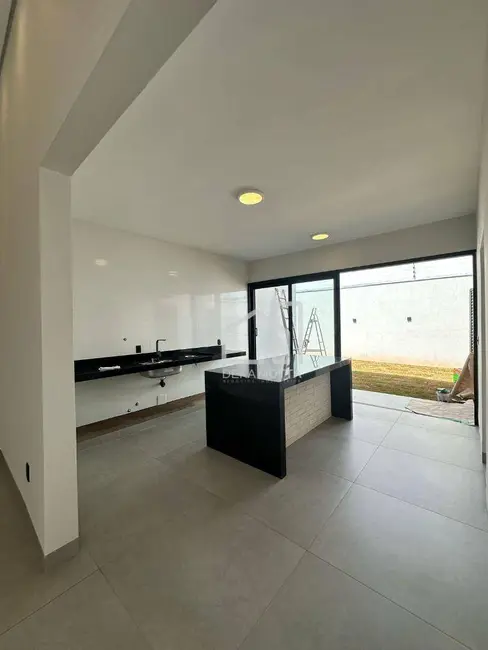 Foto 8 de Casa com 3 quartos à venda, 250m2 em Jardim Holanda, Uberlandia - MG