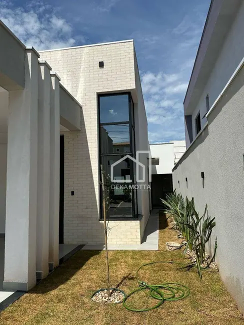 Foto 4 de Casa com 3 quartos à venda, 250m2 em Jardim Holanda, Uberlandia - MG