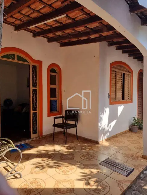 Foto 9 de Sobrado com 5 quartos à venda, 250m2 em Jardim Patrícia, Uberlandia - MG