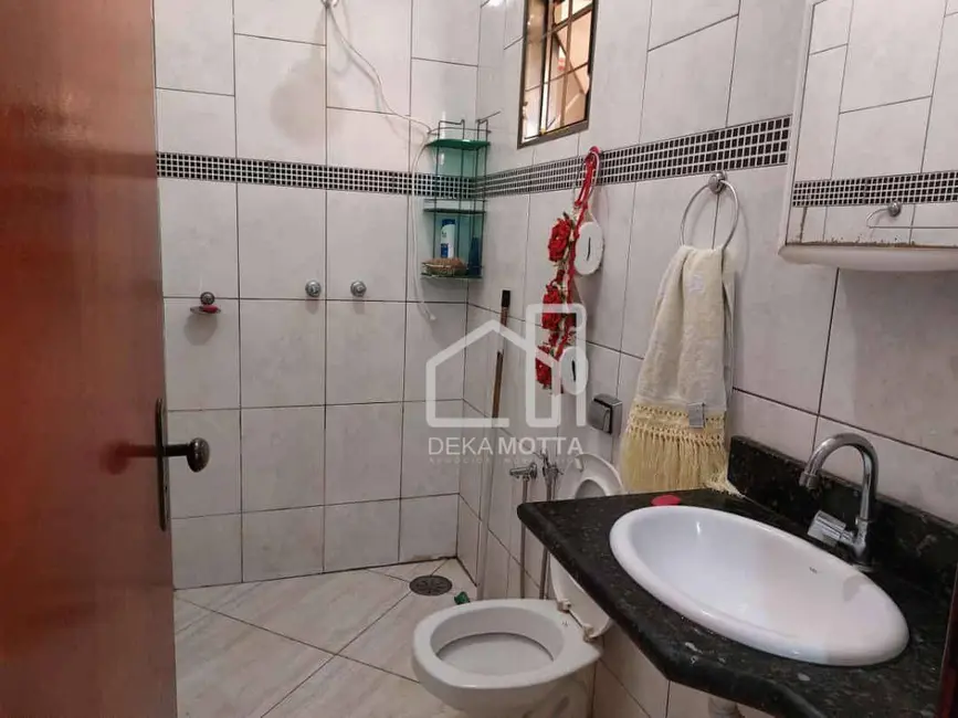 Casa com 5 quartos à venda, 250m2 em Luizote de Freitas, Uberlandia - MG - imagem 6 Foto 6 de Casa com 5 quartos à venda, 250m2 em Luizote de Freitas, Uberlandia - MG