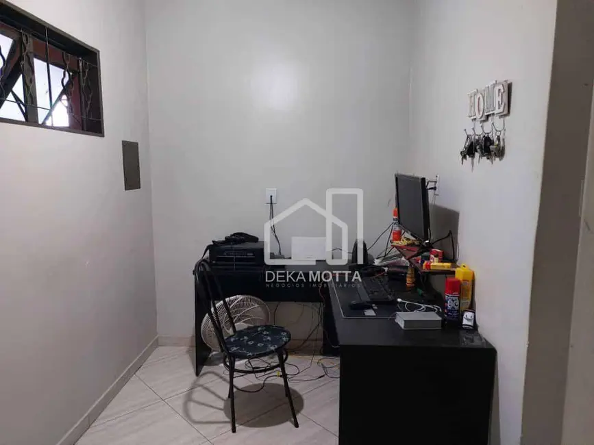 Casa com 5 quartos à venda, 250m2 em Luizote de Freitas, Uberlandia - MG - imagem 8 Foto 8 de Casa com 5 quartos à venda, 250m2 em Luizote de Freitas, Uberlandia - MG