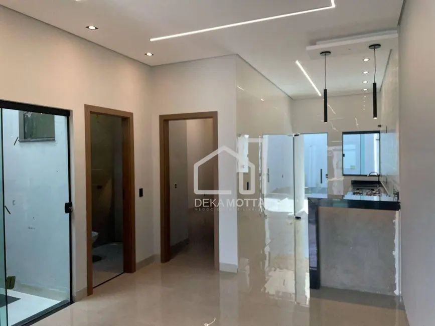 Foto 3 de Casa com 2 quartos à venda, 125m2 em Jardim Holanda, Uberlandia - MG