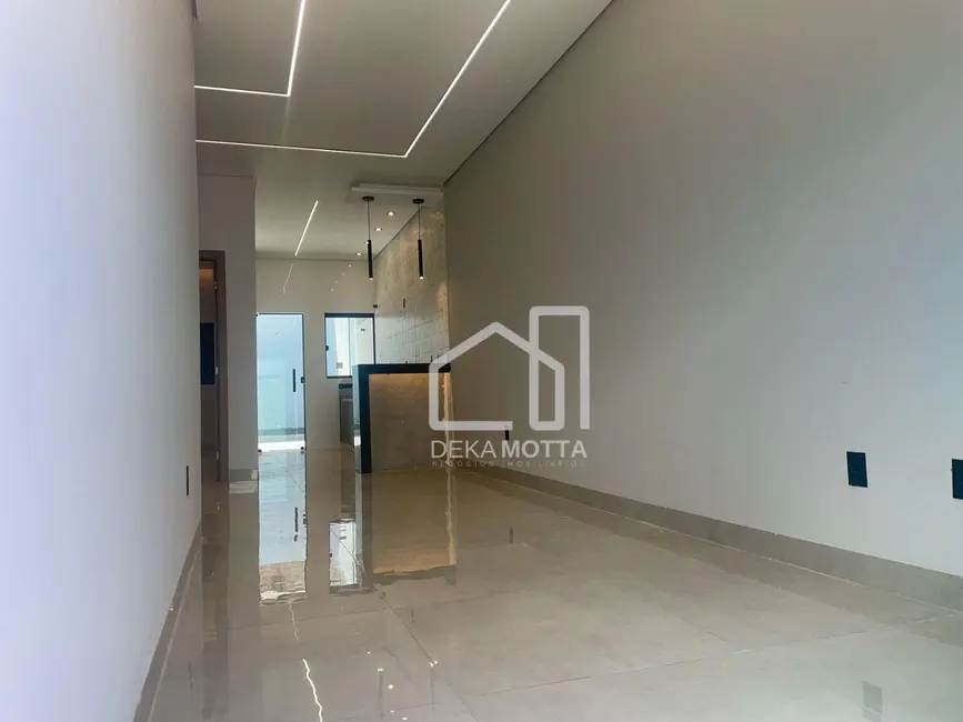 Foto 2 de Casa com 2 quartos à venda, 125m2 em Jardim Holanda, Uberlandia - MG