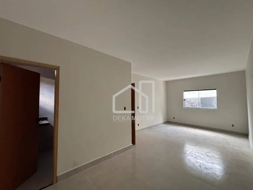 Foto 5 de Casa com 3 quartos à venda, 250m2 em Mansour, Uberlandia - MG