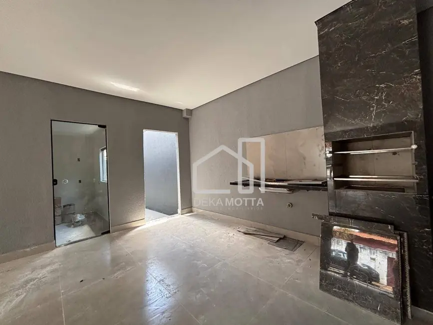 Foto 1 de Casa com 3 quartos à venda, 250m2 em Mansour, Uberlandia - MG
