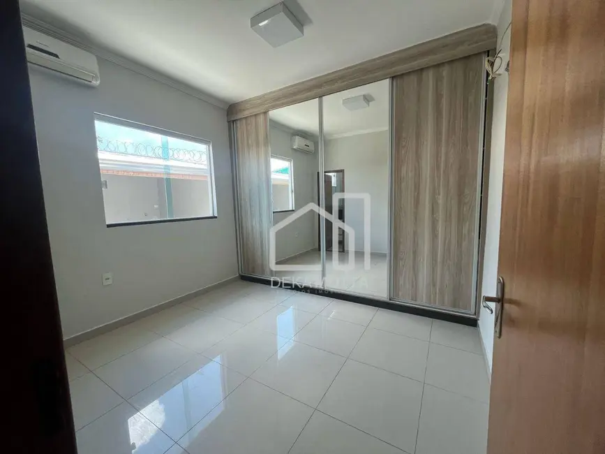 Foto 6 de Casa com 2 quartos à venda, 250m2 em Bosque dos Buritis, Uberlandia - MG