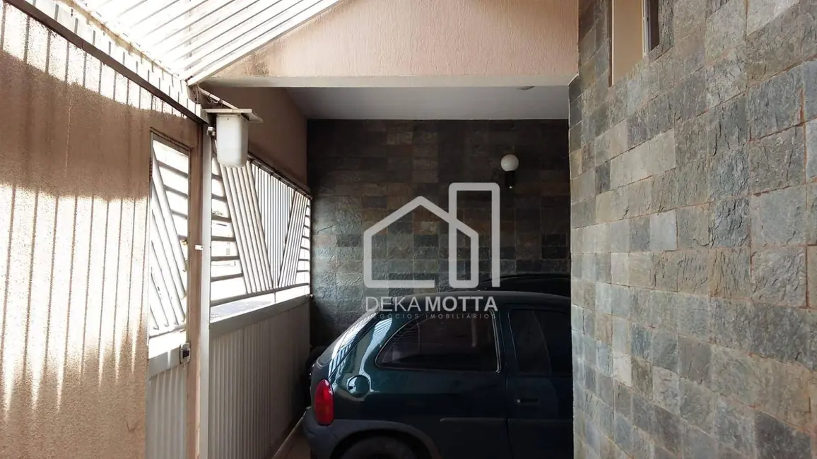 Foto 3 de Casa com 3 quartos à venda, 250m2 em Nossa Senhora das Graças, Uberlandia - MG