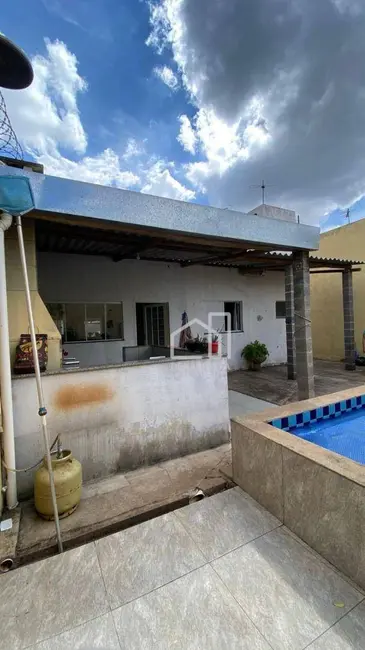 Foto 8 de Casa com 3 quartos à venda, 250m2 em Laranjeiras, Uberlandia - MG