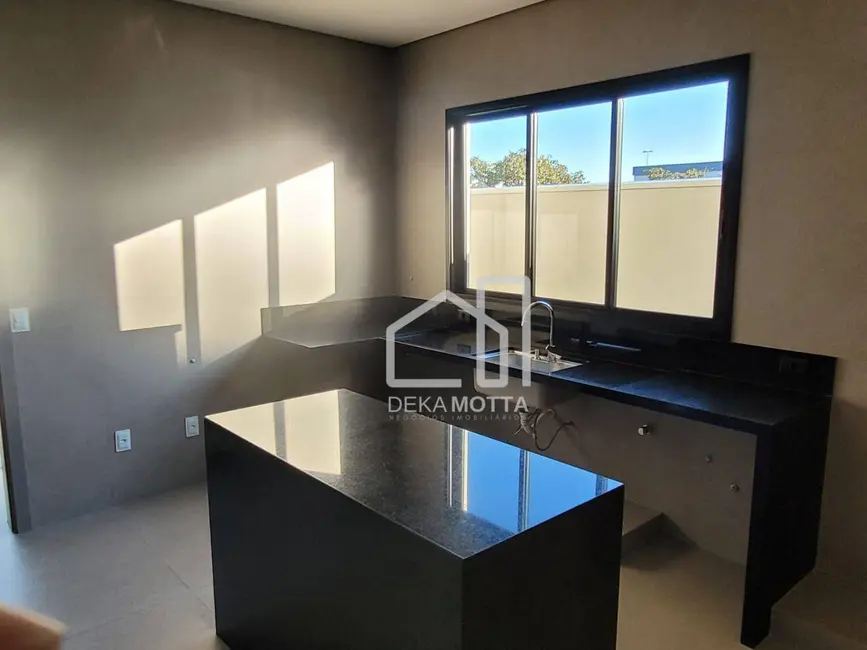 Foto 3 de Casa com 3 quartos à venda, 442m2 em Laranjeiras, Uberlandia - MG