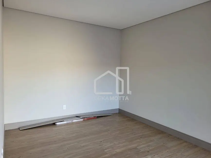 Foto 4 de Casa com 3 quartos à venda, 442m2 em Laranjeiras, Uberlandia - MG