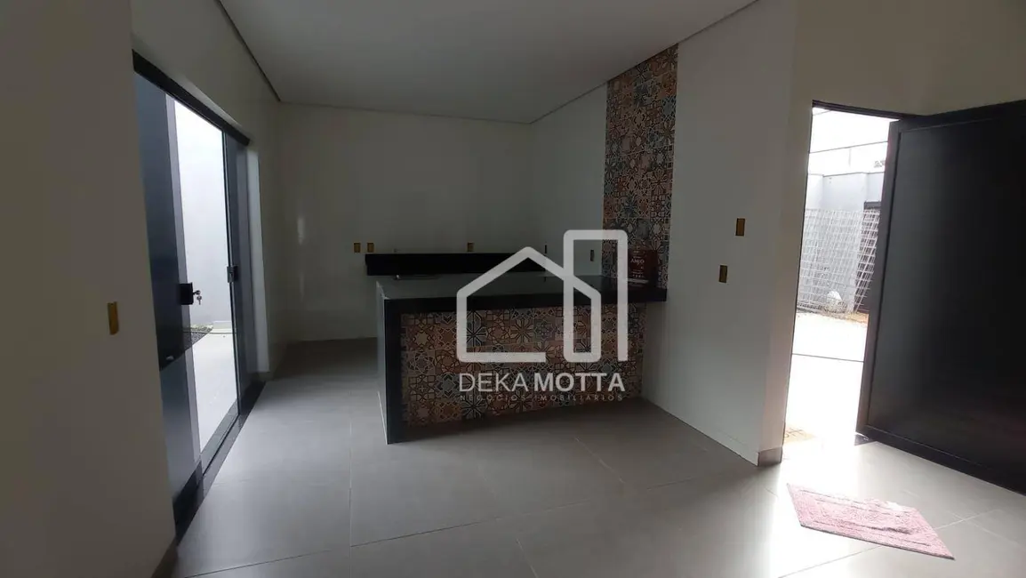 Foto 1 de Casa com 3 quartos à venda, 175m2 em Novo Mundo, Uberlandia - MG