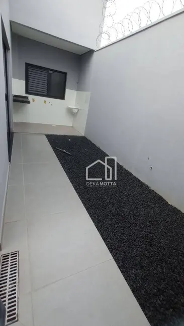Foto 3 de Casa com 3 quartos à venda, 175m2 em Novo Mundo, Uberlandia - MG
