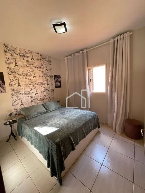 Foto 4 de Casa com 3 quartos à venda, 250m2 em Jardim Holanda, Uberlandia - MG