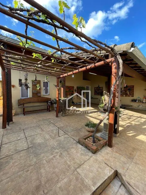 Foto 1 de Casa com 3 quartos à venda, 250m2 em Jardim Holanda, Uberlandia - MG