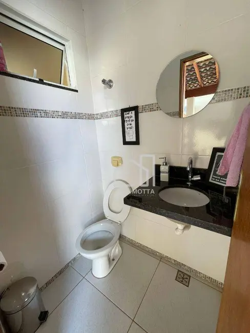 Foto 3 de Casa com 3 quartos à venda, 250m2 em Jardim Holanda, Uberlandia - MG