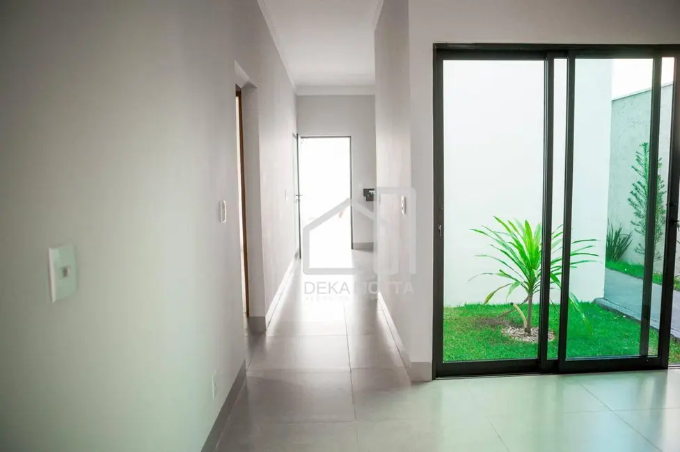 Foto 4 de Casa com 3 quartos à venda, 250m2 em Laranjeiras, Uberlandia - MG
