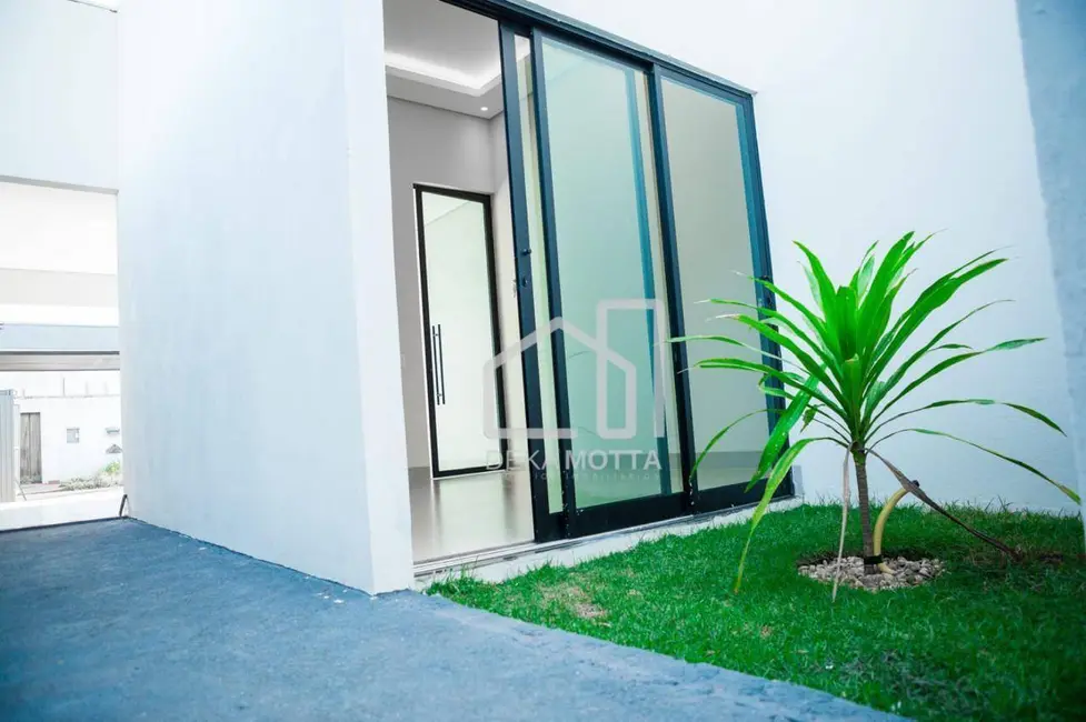 Foto 5 de Casa com 3 quartos à venda, 250m2 em Laranjeiras, Uberlandia - MG