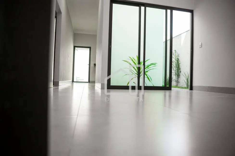 Foto 3 de Casa com 3 quartos à venda, 250m2 em Laranjeiras, Uberlandia - MG