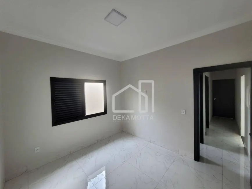 Foto 7 de Casa com 3 quartos à venda, 250m2 em Novo Mundo, Uberlandia - MG