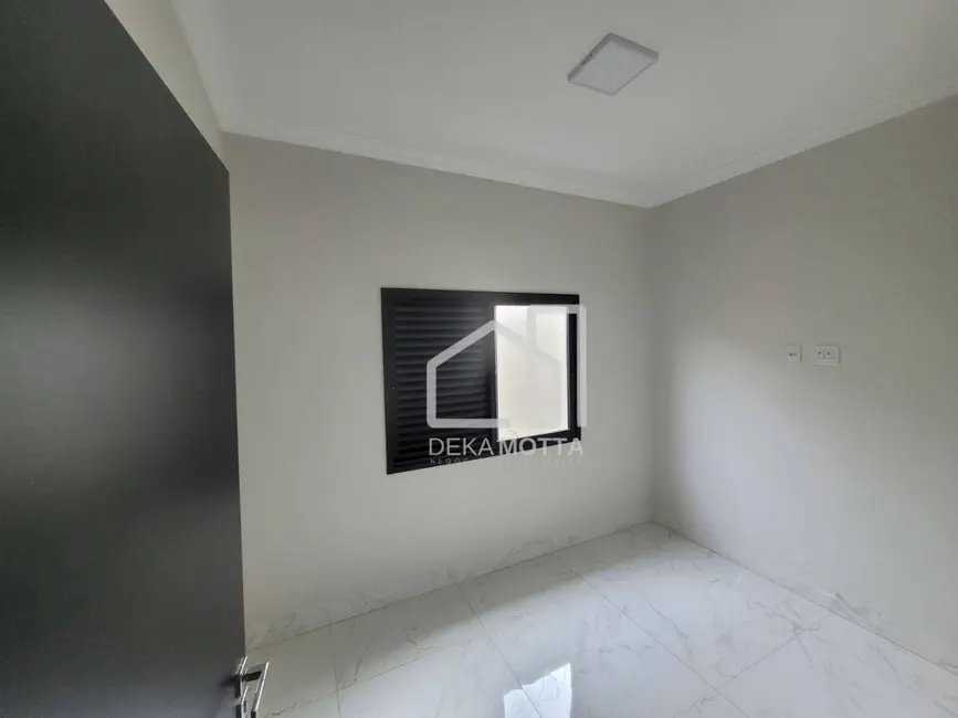 Foto 6 de Casa com 3 quartos à venda, 250m2 em Novo Mundo, Uberlandia - MG