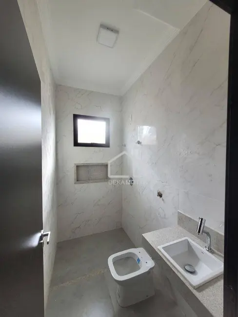 Foto 8 de Casa com 3 quartos à venda, 250m2 em Novo Mundo, Uberlandia - MG