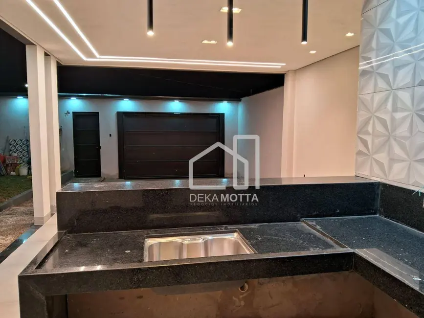 Foto 1 de Casa com 3 quartos à venda, 250m2 em Jardim Europa, Uberlandia - MG