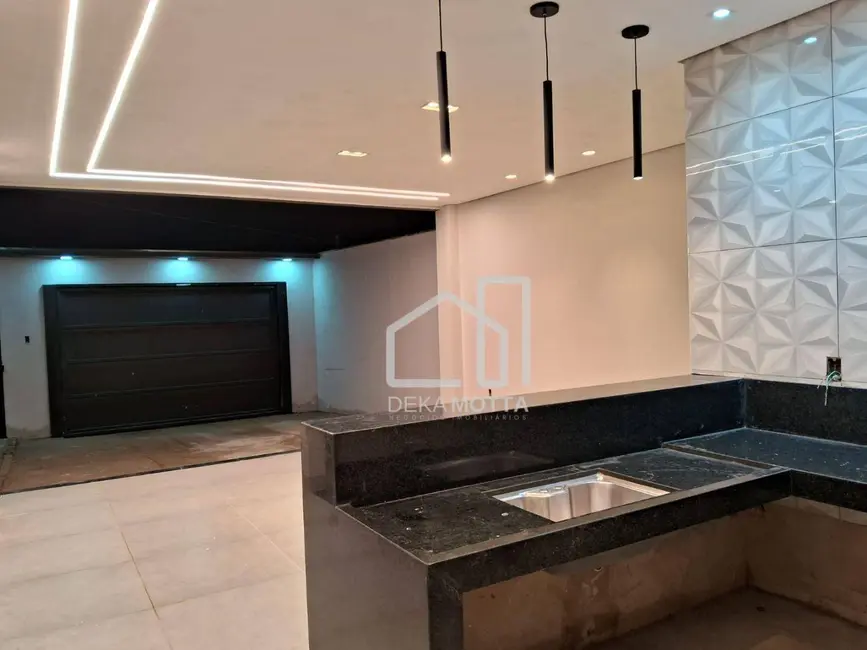 Foto 6 de Casa com 3 quartos à venda, 250m2 em Jardim Europa, Uberlandia - MG