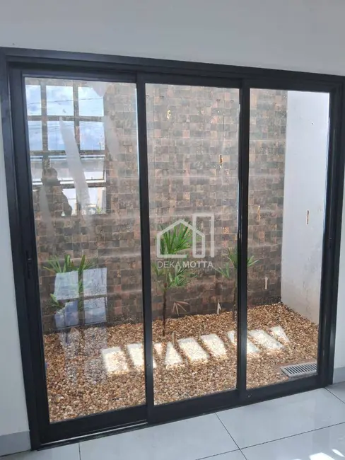 Foto 4 de Casa com 3 quartos à venda, 250m2 em Jardim Europa, Uberlandia - MG