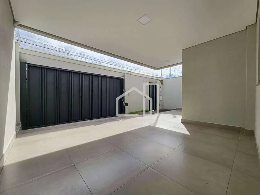 Foto 2 de Casa com 3 quartos à venda, 250m2 em Alto Umuarama, Uberlandia - MG