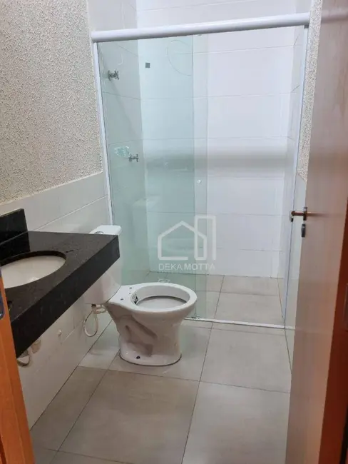 Foto 2 de Casa com 2 quartos à venda, 100m2 em Uberlandia - MG