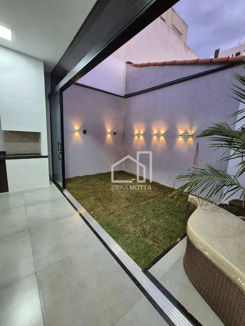 Foto 6 de Casa com 3 quartos à venda, 250m2 em Granada, Uberlandia - MG