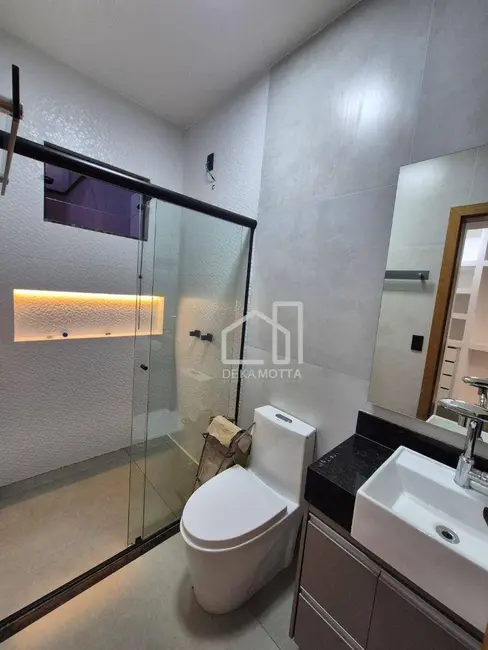 Foto 9 de Casa com 3 quartos à venda, 250m2 em Granada, Uberlandia - MG