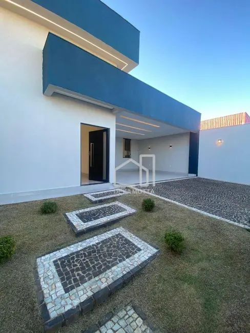 Foto 3 de Casa com 3 quartos à venda, 330m2 em Novo Mundo, Uberlandia - MG