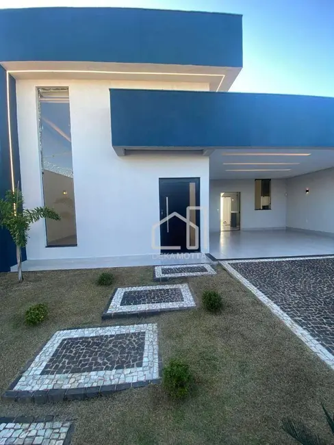 Foto 1 de Casa com 3 quartos à venda, 330m2 em Novo Mundo, Uberlandia - MG