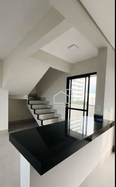 Foto 4 de Cobertura com 4 quartos à venda, 18550m2 em Santa Mônica, Uberlandia - MG