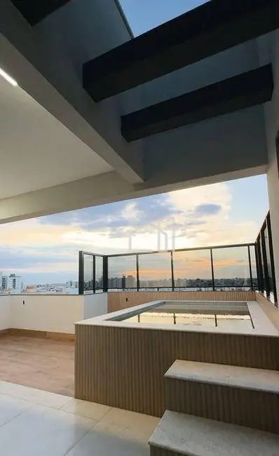 Foto 2 de Cobertura com 4 quartos à venda, 18550m2 em Santa Mônica, Uberlandia - MG