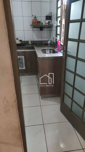 Foto 8 de Casa com 4 quartos à venda, 250m2 em Jardim Brasília, Uberlandia - MG