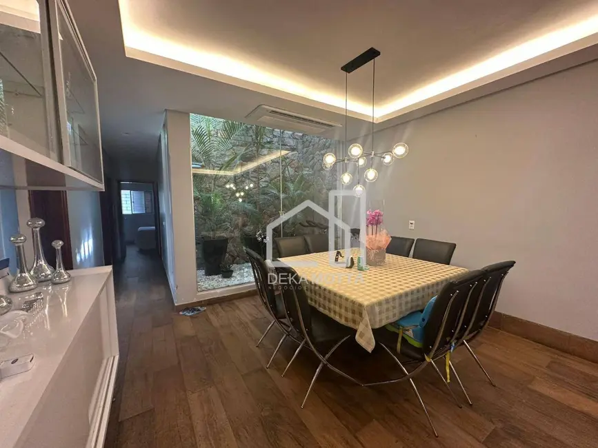 Foto 3 de Casa com 3 quartos à venda, 250m2 em Cidade Jardim, Uberlandia - MG